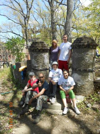 Volunteers at Bannerman Island's I Love My Park Day